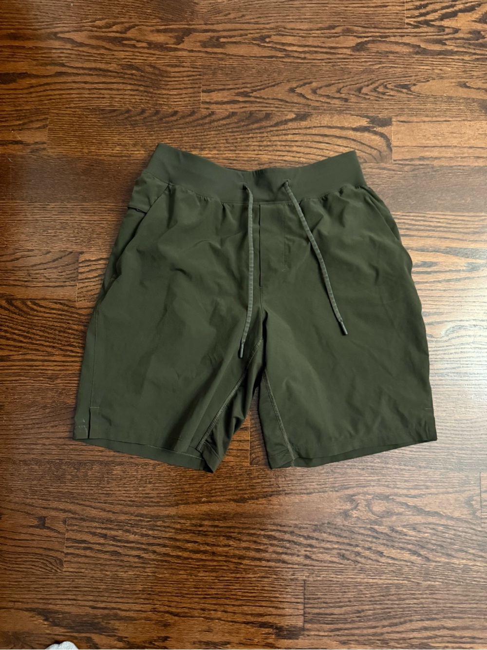 lululemon athletica Men's Olive Green Hybrid Drawstring Shorts